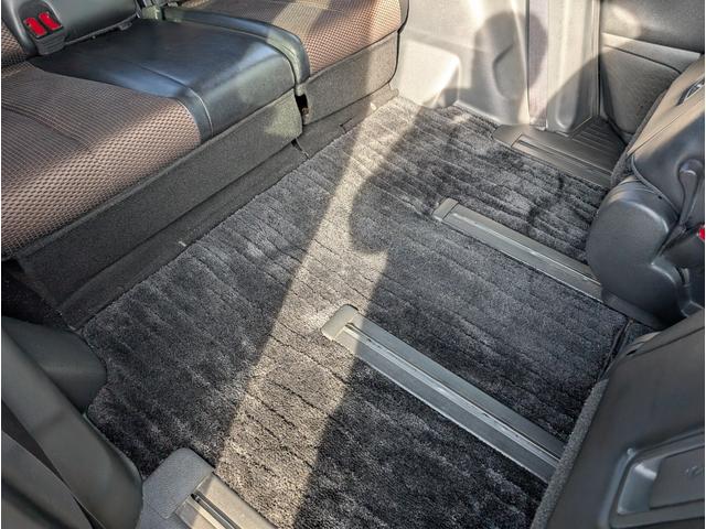 エルグランド ２５０ハイウェイスターアーバンクロム　カラーコードＬＡＥ／オーロラモーヴ／後席モニター／フリップダウンＭ／両側電動スライドドア／Ｂｌｕｅｔｏｏｔｈ／社外メモリーナビ／フルセグＴＶ／ＣＤ・ＤＶＤ／バックカメラ／ＥＴＣ／１８インチ純正アルミ（45枚目）