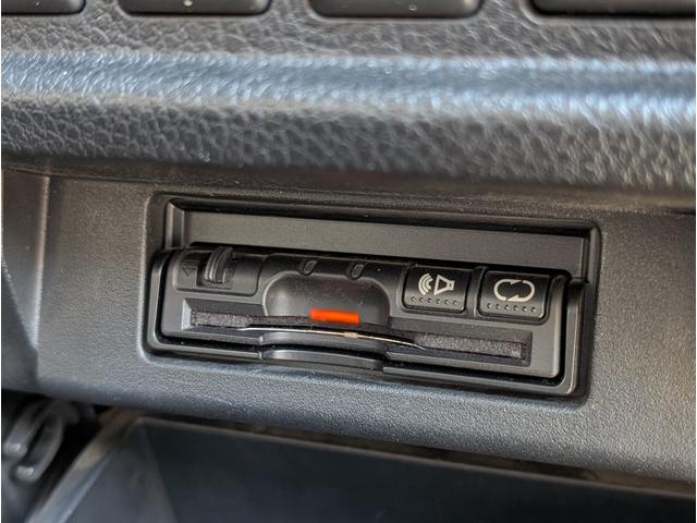 エルグランド ２５０ハイウェイスターアーバンクロム　カラーコードＬＡＥ／オーロラモーヴ／後席モニター／フリップダウンＭ／両側電動スライドドア／Ｂｌｕｅｔｏｏｔｈ／社外メモリーナビ／フルセグＴＶ／ＣＤ・ＤＶＤ／バックカメラ／ＥＴＣ／１８インチ純正アルミ（63枚目）