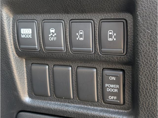 エルグランド ２５０ハイウェイスターアーバンクロム　カラーコードＬＡＥ／オーロラモーヴ／後席モニター／フリップダウンＭ／両側電動スライドドア／Ｂｌｕｅｔｏｏｔｈ／社外メモリーナビ／フルセグＴＶ／ＣＤ・ＤＶＤ／バックカメラ／ＥＴＣ／１８インチ純正アルミ（66枚目）