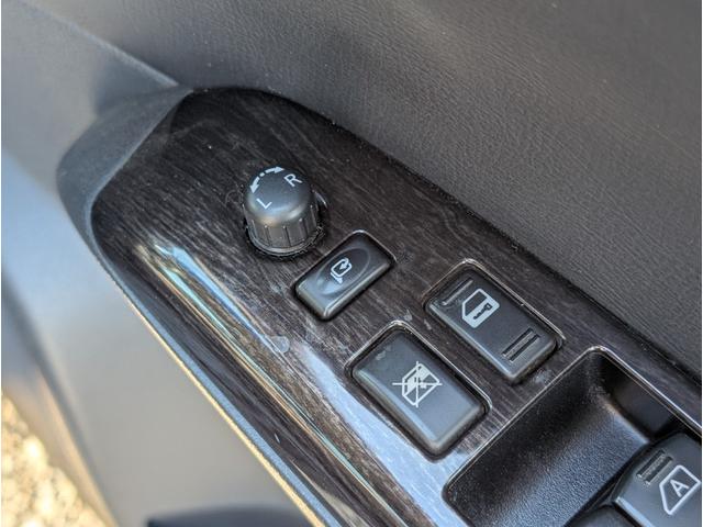 エルグランド ２５０ハイウェイスターアーバンクロム　カラーコードＬＡＥ／オーロラモーヴ／後席モニター／フリップダウンＭ／両側電動スライドドア／Ｂｌｕｅｔｏｏｔｈ／社外メモリーナビ／フルセグＴＶ／ＣＤ・ＤＶＤ／バックカメラ／ＥＴＣ／１８インチ純正アルミ（67枚目）