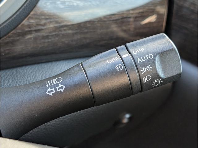 エルグランド ２５０ハイウェイスターアーバンクロム　カラーコードＬＡＥ／オーロラモーヴ／後席モニター／フリップダウンＭ／両側電動スライドドア／Ｂｌｕｅｔｏｏｔｈ／社外メモリーナビ／フルセグＴＶ／ＣＤ・ＤＶＤ／バックカメラ／ＥＴＣ／１８インチ純正アルミ（69枚目）