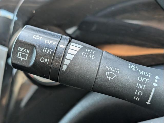 エルグランド ２５０ハイウェイスターアーバンクロム　カラーコードＬＡＥ／オーロラモーヴ／後席モニター／フリップダウンＭ／両側電動スライドドア／Ｂｌｕｅｔｏｏｔｈ／社外メモリーナビ／フルセグＴＶ／ＣＤ・ＤＶＤ／バックカメラ／ＥＴＣ／１８インチ純正アルミ（70枚目）