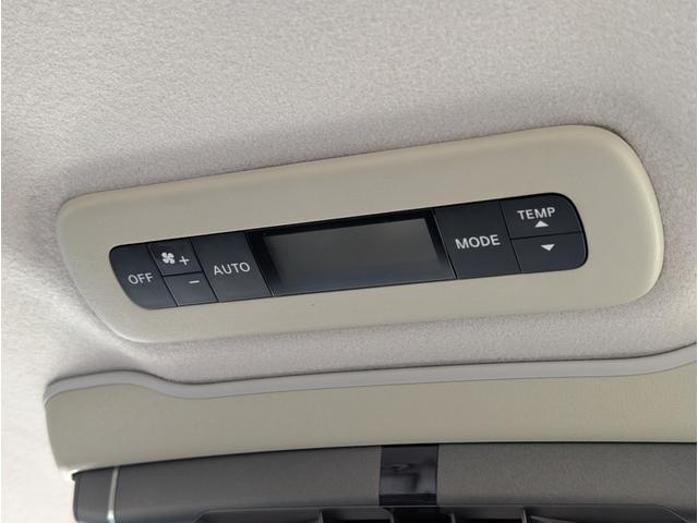 エルグランド ２５０ハイウェイスターアーバンクロム　カラーコードＬＡＥ／オーロラモーヴ／後席モニター／フリップダウンＭ／両側電動スライドドア／Ｂｌｕｅｔｏｏｔｈ／社外メモリーナビ／フルセグＴＶ／ＣＤ・ＤＶＤ／バックカメラ／ＥＴＣ／１８インチ純正アルミ（73枚目）