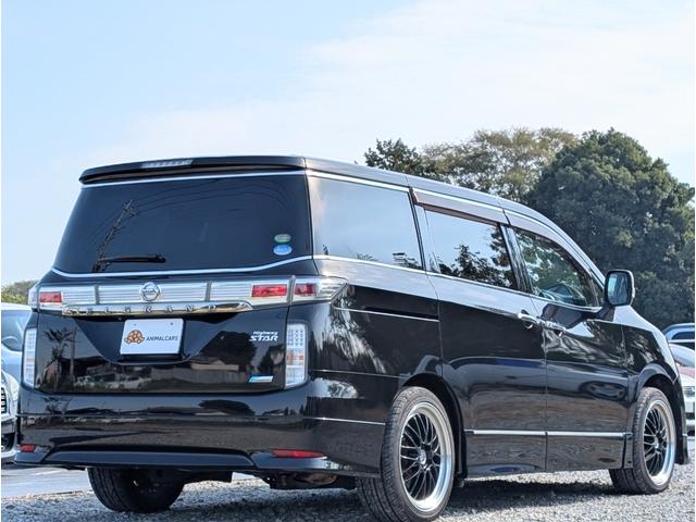 エルグランド 250ハイウェイスターアーバンクロム パートタイム4WD/後席モニター/19インチ社外アルミホイール/ETC/HIDライト/フォグライト/両側電動スライドドア/オットマン/電動格納ミラー/オートライト/ウインカー付きサイドミラー(9枚目)