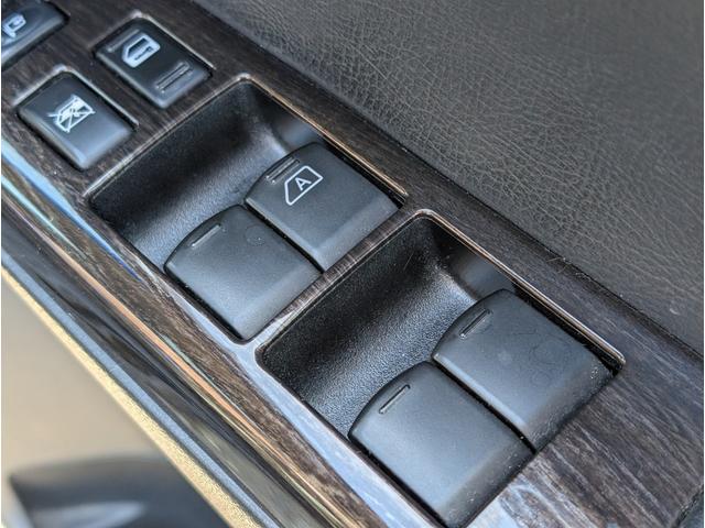 エルグランド 250ハイウェイスターアーバンクロム パートタイム4WD/後席モニター/19インチ社外アルミホイール/ETC/HIDライト/フォグライト/両側電動スライドドア/オットマン/電動格納ミラー/オートライト/ウインカー付きサイドミラー(60枚目)