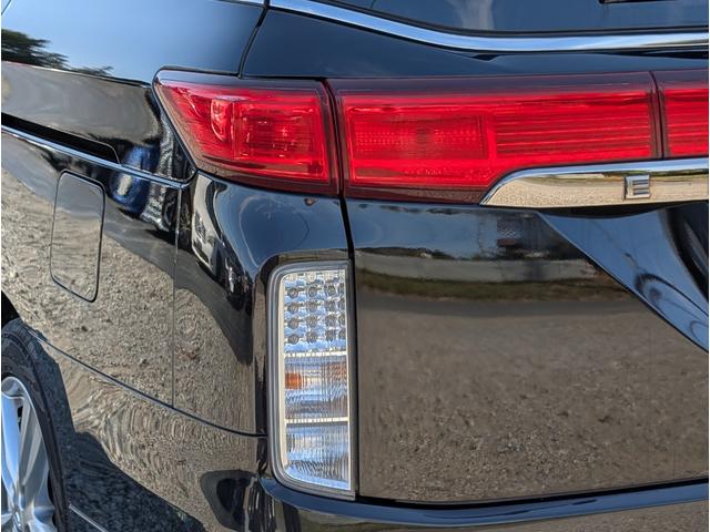 エルグランド ２５０ハイウェイスター　パートタイム４ＷＤ／後席モニター／アラウンドビューモニター／バックカメラ／純正ナビゲーション／地デジＴＶ／ＥＴＣ／１８インチ純正アルミホイール／ステアリングスイッチ／左側電動スライドドア／１００Ｖ電源（21枚目）