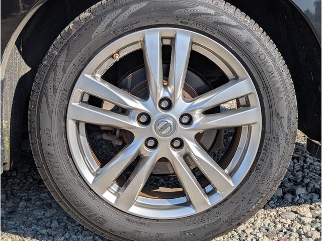 エルグランド ２５０ハイウェイスター　パートタイム４ＷＤ／後席モニター／アラウンドビューモニター／バックカメラ／純正ナビゲーション／地デジＴＶ／ＥＴＣ／１８インチ純正アルミホイール／ステアリングスイッチ／左側電動スライドドア／１００Ｖ電源（25枚目）