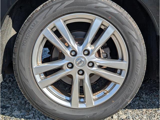 エルグランド ２５０ハイウェイスター　パートタイム４ＷＤ／後席モニター／アラウンドビューモニター／バックカメラ／純正ナビゲーション／地デジＴＶ／ＥＴＣ／１８インチ純正アルミホイール／ステアリングスイッチ／左側電動スライドドア／１００Ｖ電源（28枚目）