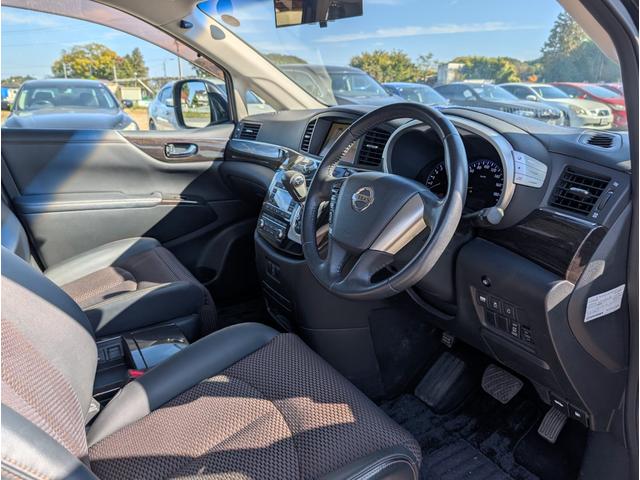 エルグランド ２５０ハイウェイスター　パートタイム４ＷＤ／後席モニター／アラウンドビューモニター／バックカメラ／純正ナビゲーション／地デジＴＶ／ＥＴＣ／１８インチ純正アルミホイール／ステアリングスイッチ／左側電動スライドドア／１００Ｖ電源（31枚目）