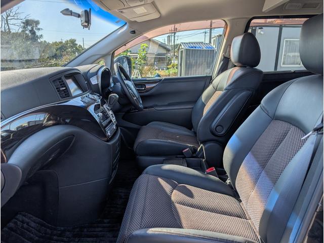 エルグランド ２５０ハイウェイスター　パートタイム４ＷＤ／後席モニター／アラウンドビューモニター／バックカメラ／純正ナビゲーション／地デジＴＶ／ＥＴＣ／１８インチ純正アルミホイール／ステアリングスイッチ／左側電動スライドドア／１００Ｖ電源（33枚目）