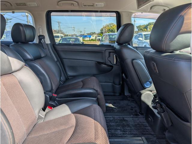 エルグランド ２５０ハイウェイスター　パートタイム４ＷＤ／後席モニター／アラウンドビューモニター／バックカメラ／純正ナビゲーション／地デジＴＶ／ＥＴＣ／１８インチ純正アルミホイール／ステアリングスイッチ／左側電動スライドドア／１００Ｖ電源（36枚目）