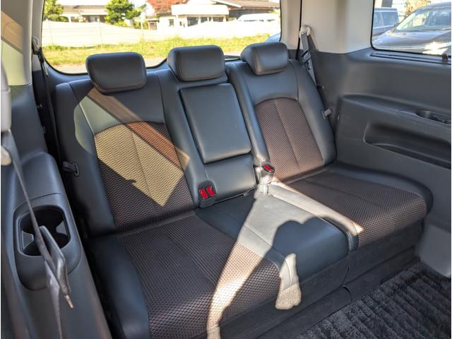 エルグランド ２５０ハイウェイスター　パートタイム４ＷＤ／後席モニター／アラウンドビューモニター／バックカメラ／純正ナビゲーション／地デジＴＶ／ＥＴＣ／１８インチ純正アルミホイール／ステアリングスイッチ／左側電動スライドドア／１００Ｖ電源（42枚目）