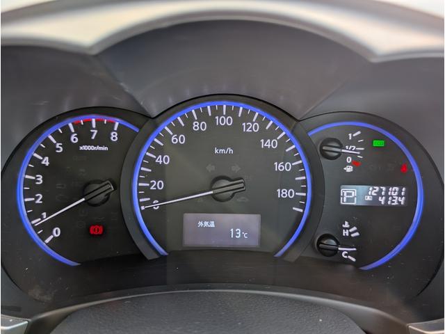 エルグランド ２５０ハイウェイスター　パートタイム４ＷＤ／後席モニター／アラウンドビューモニター／バックカメラ／純正ナビゲーション／地デジＴＶ／ＥＴＣ／１８インチ純正アルミホイール／ステアリングスイッチ／左側電動スライドドア／１００Ｖ電源（52枚目）