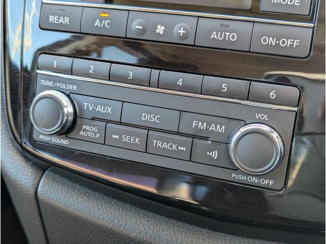 エルグランド ２５０ハイウェイスター　パートタイム４ＷＤ／後席モニター／アラウンドビューモニター／バックカメラ／純正ナビゲーション／地デジＴＶ／ＥＴＣ／１８インチ純正アルミホイール／ステアリングスイッチ／左側電動スライドドア／１００Ｖ電源（60枚目）