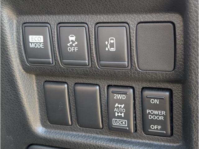 エルグランド ２５０ハイウェイスター　パートタイム４ＷＤ／後席モニター／アラウンドビューモニター／バックカメラ／純正ナビゲーション／地デジＴＶ／ＥＴＣ／１８インチ純正アルミホイール／ステアリングスイッチ／左側電動スライドドア／１００Ｖ電源（63枚目）