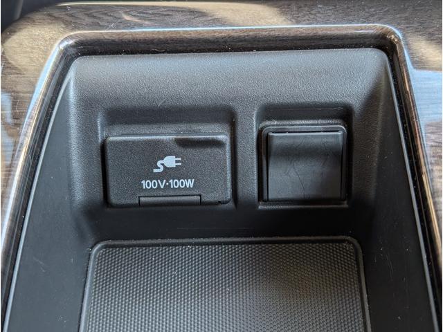 エルグランド ２５０ハイウェイスター　パートタイム４ＷＤ／後席モニター／アラウンドビューモニター／バックカメラ／純正ナビゲーション／地デジＴＶ／ＥＴＣ／１８インチ純正アルミホイール／ステアリングスイッチ／左側電動スライドドア／１００Ｖ電源（64枚目）