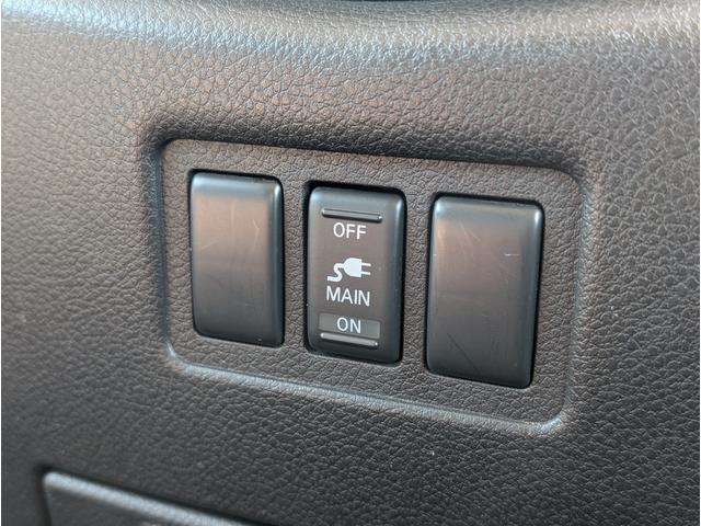 エルグランド ２５０ハイウェイスター　パートタイム４ＷＤ／後席モニター／アラウンドビューモニター／バックカメラ／純正ナビゲーション／地デジＴＶ／ＥＴＣ／１８インチ純正アルミホイール／ステアリングスイッチ／左側電動スライドドア／１００Ｖ電源（72枚目）