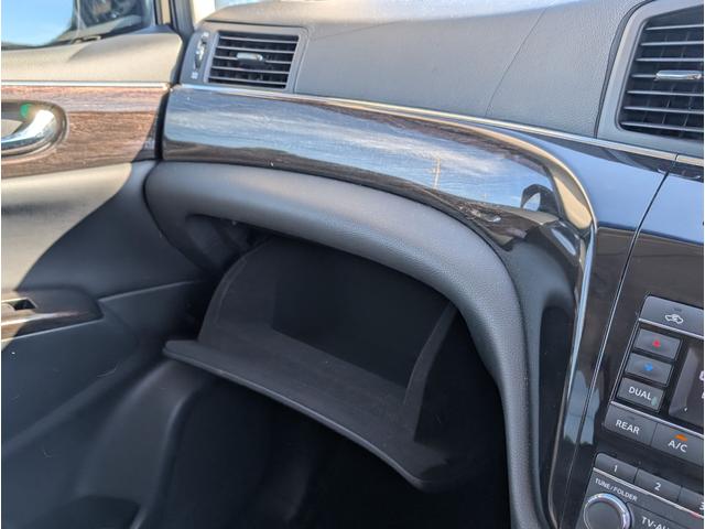 エルグランド ２５０ハイウェイスター　パートタイム４ＷＤ／後席モニター／アラウンドビューモニター／バックカメラ／純正ナビゲーション／地デジＴＶ／ＥＴＣ／１８インチ純正アルミホイール／ステアリングスイッチ／左側電動スライドドア／１００Ｖ電源（75枚目）