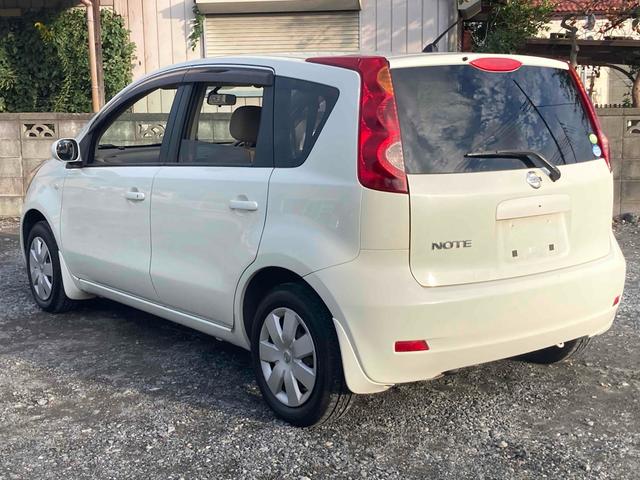 ノート １５Ｇ　ナビ　ＴＶ　オートライト　スマートキー　電動格納ミラー　ＣＶＴ　盗難防止システム　衝突安全ボディ　記録簿　ＡＢＳ　ＣＤ　ＵＳＢ　ミュージックプレイヤー接続可　エアコン　パワーステアリング（17枚目）