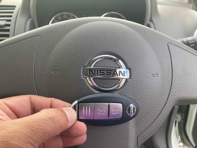 ノート １５Ｇ　ナビ　ＴＶ　オートライト　スマートキー　電動格納ミラー　ＣＶＴ　盗難防止システム　衝突安全ボディ　記録簿　ＡＢＳ　ＣＤ　ＵＳＢ　ミュージックプレイヤー接続可　エアコン　パワーステアリング（42枚目）