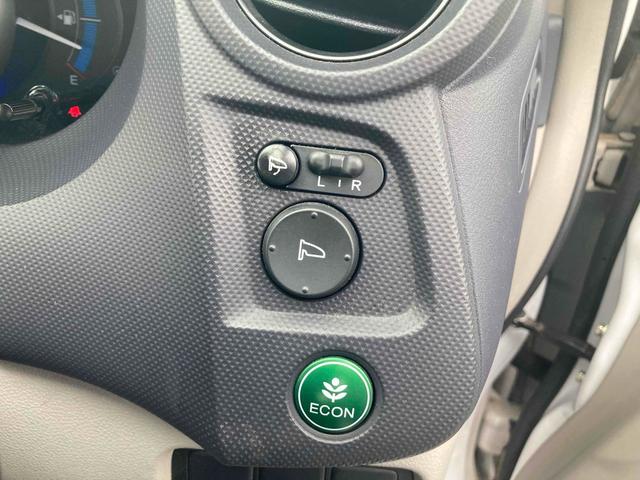 インサイト Ｌ　ドライブレコーダー　ＥＴＣ　バックカメラ　ナビ　ＴＶ　ＨＩＤ　ＣＶＴ　スマートキー　電動格納ミラー　盗難防止システム　衝突安全ボディ　ＡＢＳ　エアコン　パワーステアリング　パワーウィンドウ（7枚目）