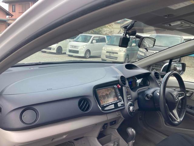 インサイト Ｌ　ドライブレコーダー　ＥＴＣ　バックカメラ　ナビ　ＴＶ　ＨＩＤ　ＣＶＴ　スマートキー　電動格納ミラー　盗難防止システム　衝突安全ボディ　ＡＢＳ　エアコン　パワーステアリング　パワーウィンドウ（32枚目）