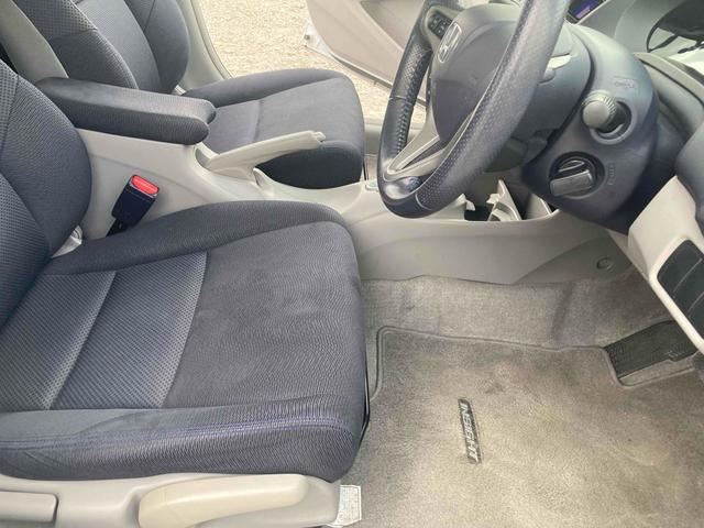 インサイト Ｌ　ドライブレコーダー　ＥＴＣ　バックカメラ　ナビ　ＴＶ　ＨＩＤ　ＣＶＴ　スマートキー　電動格納ミラー　盗難防止システム　衝突安全ボディ　ＡＢＳ　エアコン　パワーステアリング　パワーウィンドウ（36枚目）