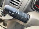 ノート １５Ｇ　ナビ　ＴＶ　オートライト　スマートキー　電動格納ミラー　ＣＶＴ　盗難防止システム　衝突安全ボディ　記録簿　ＡＢＳ　ＣＤ　ＵＳＢ　ミュージックプレイヤー接続可　エアコン　パワーステアリング（8枚目）