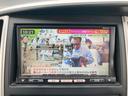 TV付きの車となっております。ドライブの合間の休憩中に気になる番組を見ることができます。