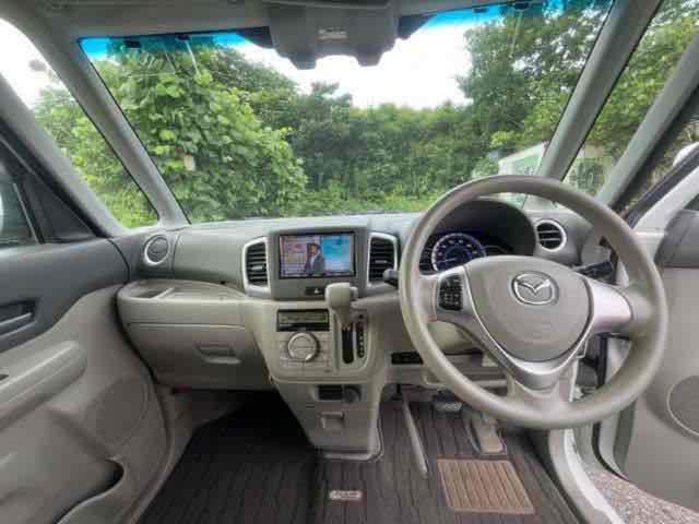 毎回座るフロントシート。運転席は必ず使用する部分ですので、座り心地が重要です！