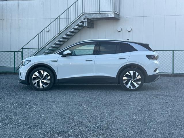 ＩＤ．４ プロ　パノラマガラスルーフ　ハーフレザーシート　ＣａｒＰｌａｙ　前後ドラレコ　ＥＴＣ　シートヒーター　電動リアゲート　３６０度カメラ　ワイヤレス充電　アンビエントライト（9枚目）