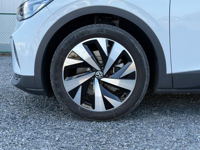 ＩＤ．４ プロ　パノラマガラスルーフ　ハーフレザーシート　ＣａｒＰｌａｙ　前後ドラレコ　ＥＴＣ　シートヒーター　電動リアゲート　３６０度カメラ　ワイヤレス充電　アンビエントライト（10枚目）