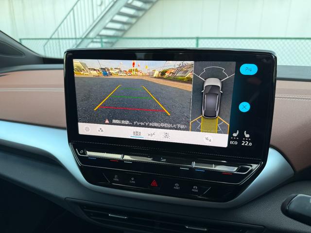 ＩＤ．４ プロ　パノラマガラスルーフ　ハーフレザーシート　ＣａｒＰｌａｙ　前後ドラレコ　ＥＴＣ　シートヒーター　電動リアゲート　３６０度カメラ　ワイヤレス充電　アンビエントライト（28枚目）