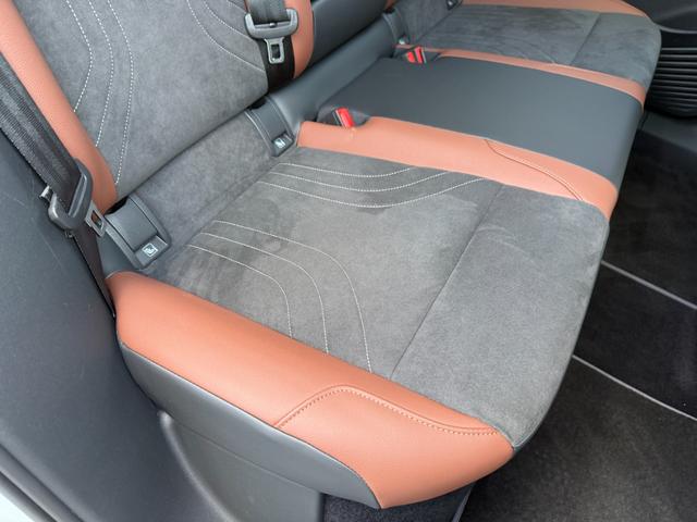 ＩＤ．４ プロ　パノラマガラスルーフ　ハーフレザーシート　ＣａｒＰｌａｙ　前後ドラレコ　ＥＴＣ　シートヒーター　電動リアゲート　３６０度カメラ　ワイヤレス充電　アンビエントライト（36枚目）