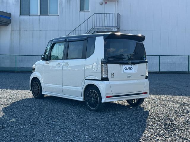 Ｎ－ＢＯＸカスタム ２トーンカラースタイル　Ｇ・ターボＬパッケージ　アルミ　キーレスエントリー　パワーステアリング　半革シート　ナビＴＶ　横滑り防止機能　パワーウィンドウ　ＬＥＤヘッドライト　電動格納ミラー　エアコン　スマートキー　ＡＢＳ　ＥＴＣ車載器　ＤＶＤ再生（8枚目）