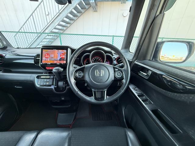 Ｎ－ＢＯＸカスタム ２トーンカラースタイル　Ｇ・ターボＬパッケージ　アルミ　キーレスエントリー　パワーステアリング　半革シート　ナビＴＶ　横滑り防止機能　パワーウィンドウ　ＬＥＤヘッドライト　電動格納ミラー　エアコン　スマートキー　ＡＢＳ　ＥＴＣ車載器　ＤＶＤ再生（15枚目）