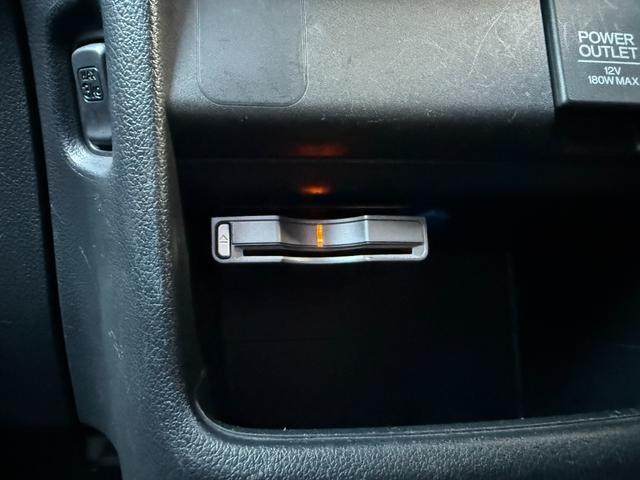 Ｎ－ＢＯＸカスタム ２トーンカラースタイル　Ｇ・ターボＬパッケージ　アルミ　キーレスエントリー　パワーステアリング　半革シート　ナビＴＶ　横滑り防止機能　パワーウィンドウ　ＬＥＤヘッドライト　電動格納ミラー　エアコン　スマートキー　ＡＢＳ　ＥＴＣ車載器　ＤＶＤ再生（31枚目）