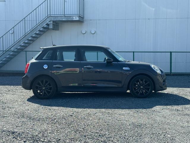 MINI クーパーS 純正ナビ JCWステアリング パドルシフト クルコン スポーツモード BT USB AUX ETC LEDヘッドライト F/Rドラレコ ブラックアルミ(5枚目)