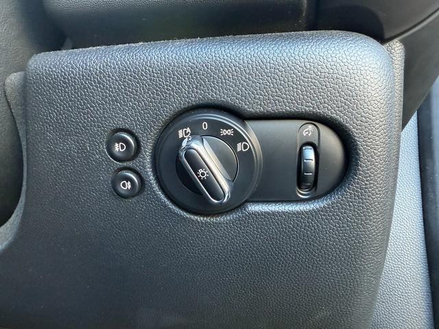 MINI クーパーS 純正ナビ JCWステアリング パドルシフト クルコン スポーツモード BT USB AUX ETC LEDヘッドライト F/Rドラレコ ブラックアルミ(24枚目)