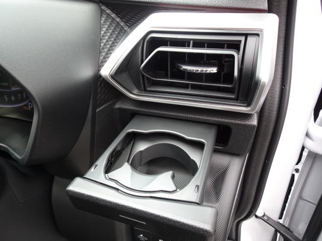 ライズ Ｚ　４ＷＤ　登録済未使用車　９インチディスプレイオーディオ　クリアランスソナー　オートクルーズコントロール　レーンアシスト　衝突被害軽減システム　ＴＶ　オートライト　ＬＥＤヘッドランプ　アルミホイール（55枚目）