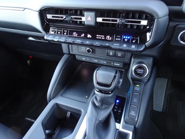 ランドクルーザー２５０ ＶＸ　丸目ヘッドライト　７人乗り　サンルーフ　純正１２．３インチ　衝突被害軽減システム　レーダークルーズ　禁煙車　ＢＳＭ　電動リアゲート　シートエアコン　ドラレコ（69枚目）