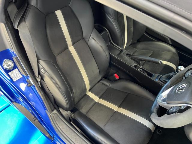 運転席シート廻りは使用感はありますが、良好な状態となっています。