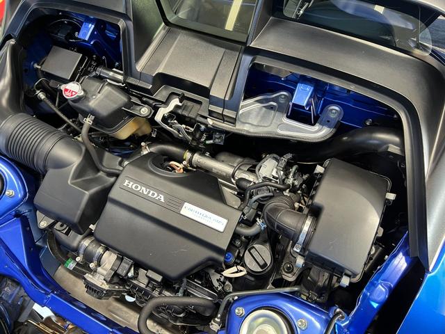 エンジンルームとてもきれいです♪細部に渡り担当スタッフが確認をさせて頂きますのでご安心下さいませ！！是非一度ご確認ください！