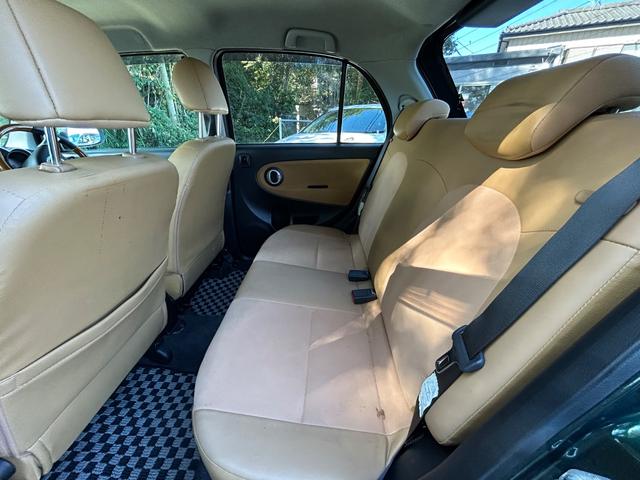 ミラジーノ プレミアムＸ　プレミアムＸ　ＭＯＭＯステアリング　純正ホイルホイル（7枚目）