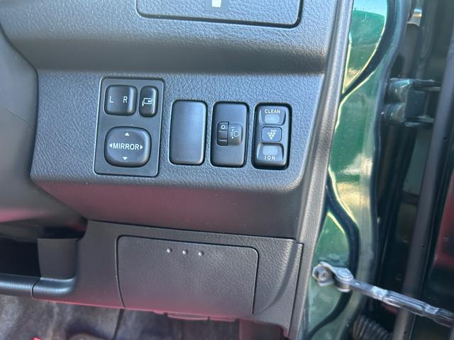 ミラジーノ プレミアムＸ　プレミアムＸ　ＭＯＭＯステアリング　純正ホイルホイル（15枚目）