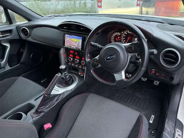 ＢＲＺ Ｓ　ナビ　オートクルーズコントロール　ＭＴ　ＬＥＤヘッドランプ　スマートキー　アルミホイール　盗難防止システム　衝突安全ボディ　ＡＢＳ　ＥＳＣ　エアコン　パワーステアリング　パワーウィンドウ（2枚目）