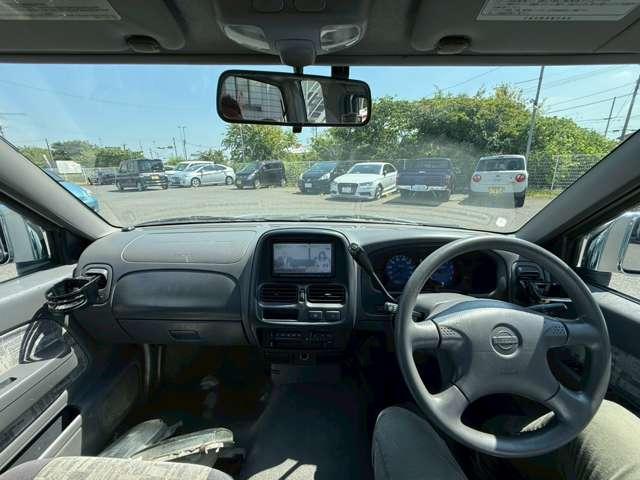 ダットサントラック 社外ヘッドランプ/社外ナビ/社外AW/ETC(4枚目)