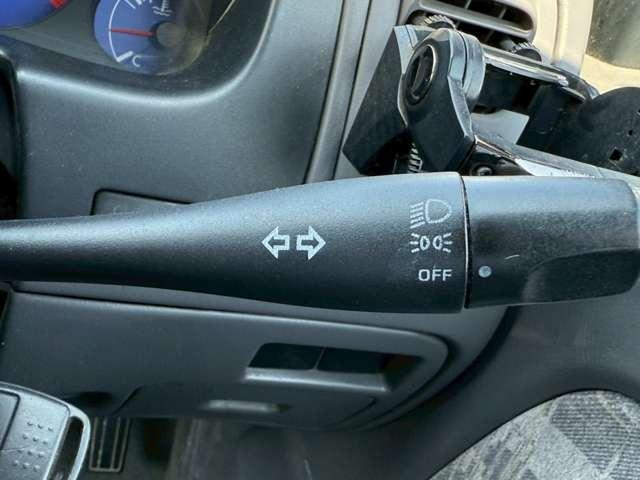 ダットサントラック 社外ヘッドランプ/社外ナビ/社外AW/ETC(14枚目)