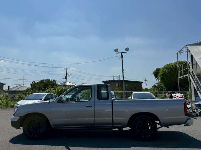 ダットサントラック 社外ヘッドランプ/社外ナビ/社外AW/ETC(27枚目)