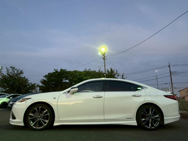 ＥＳ ＥＳ３００ｈ　Ｆスポーツ　ＴＥＤエアロ　ＴＤＲマフラー　トランクスポイラー　サンルーフ　マークレビンソン　デジタルインナーミラー　赤革シート（15枚目）